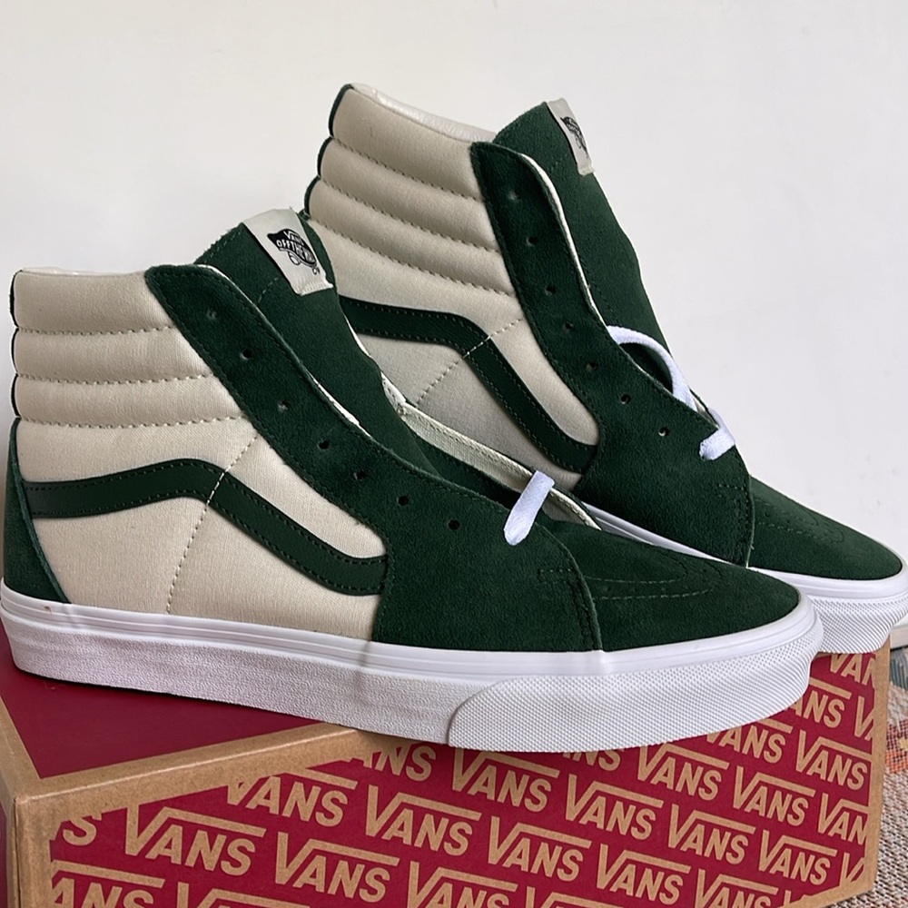 Vans Men’s Sk8-Hi Canvas/Suede Mountain Vie
VN0007NSBD6
Sneakers - Picture 5 of 16